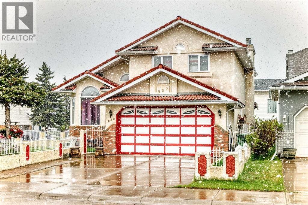 952 Applewood Drive SE — photo 2