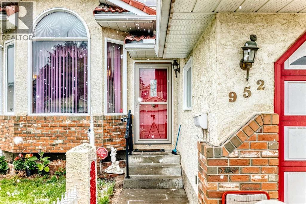 952 Applewood Drive SE — photo 4