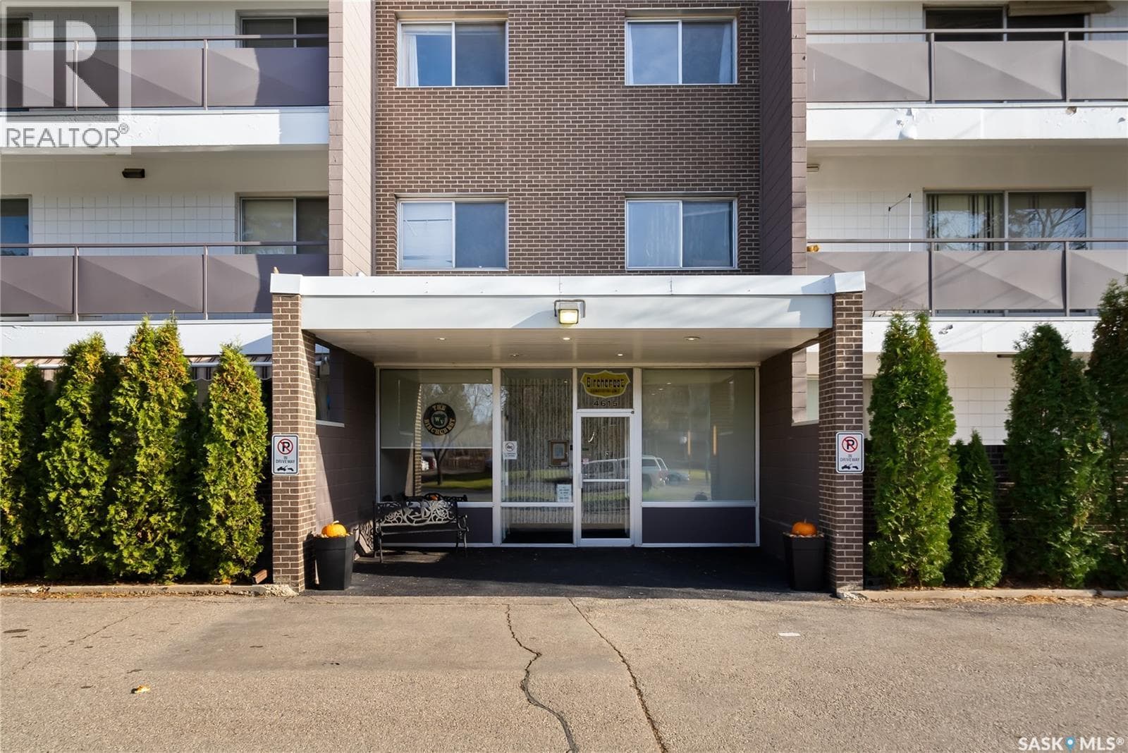 304 4615 Rae STREET — photo 2