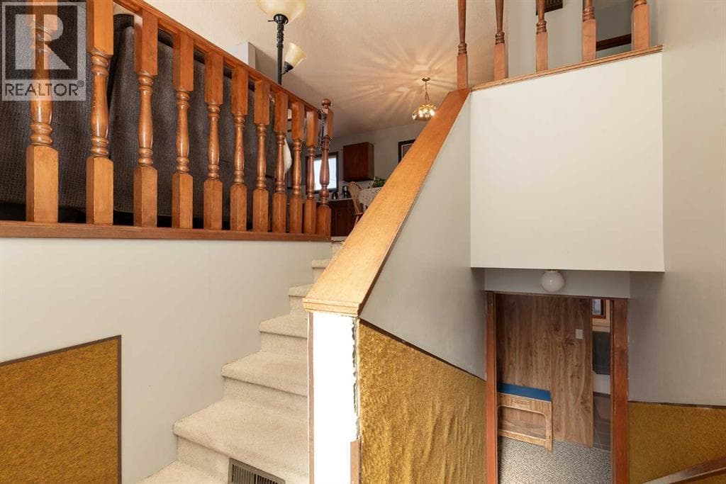 553 11 Street — photo 3