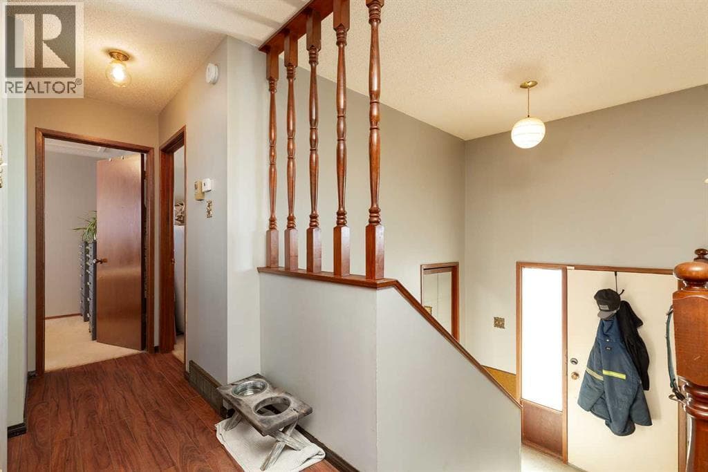553 11 Street — photo 4