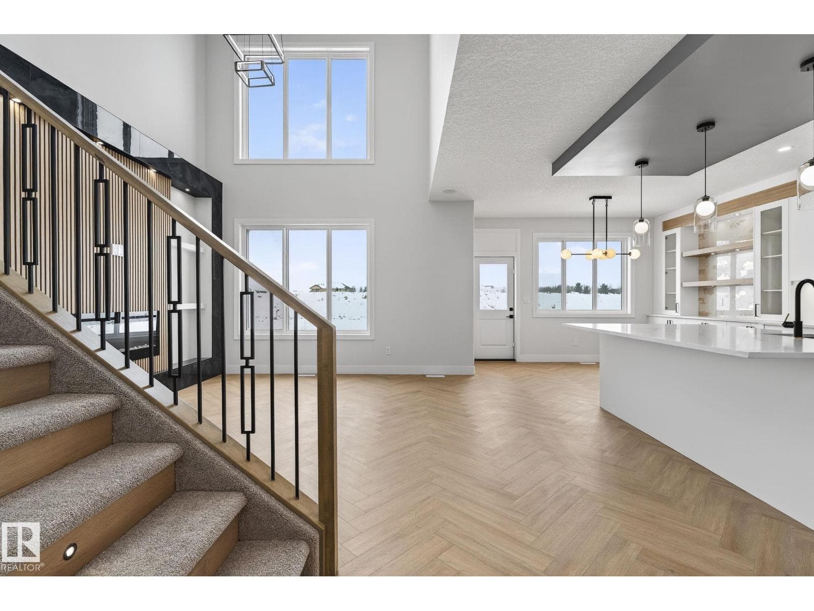 2316 63 AV NE — photo 2