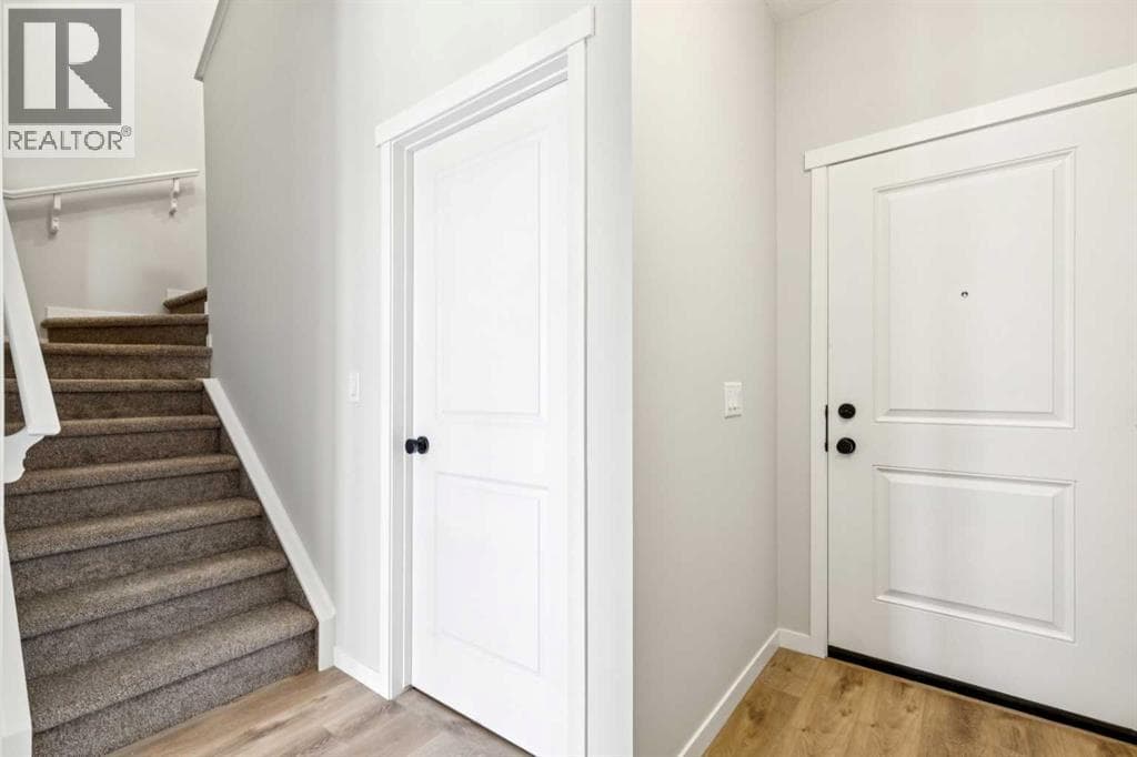 30 Hotchkiss Gardens SE — photo 2