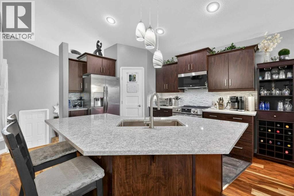 135 Stephenson Crescent — photo 5