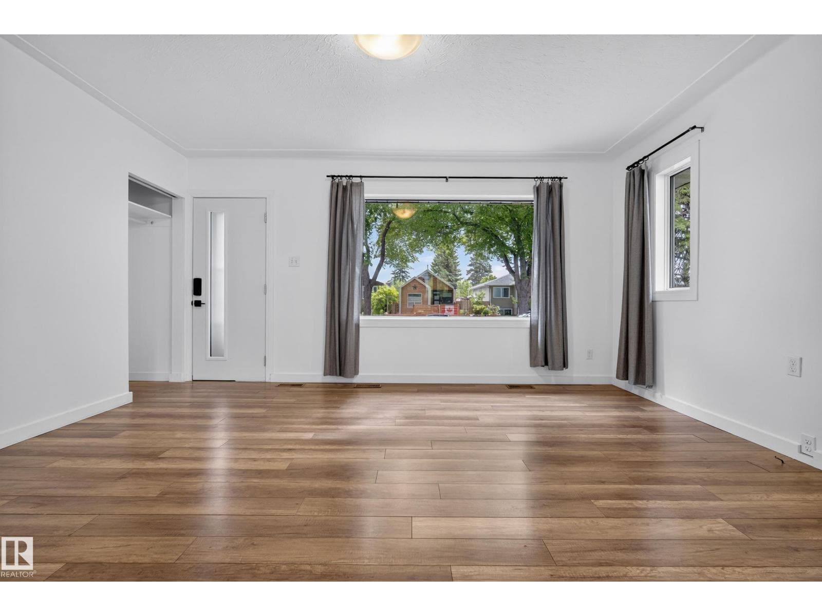10316 77 ST NW — photo 4