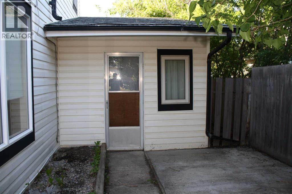 2114 22 Street — photo 3
