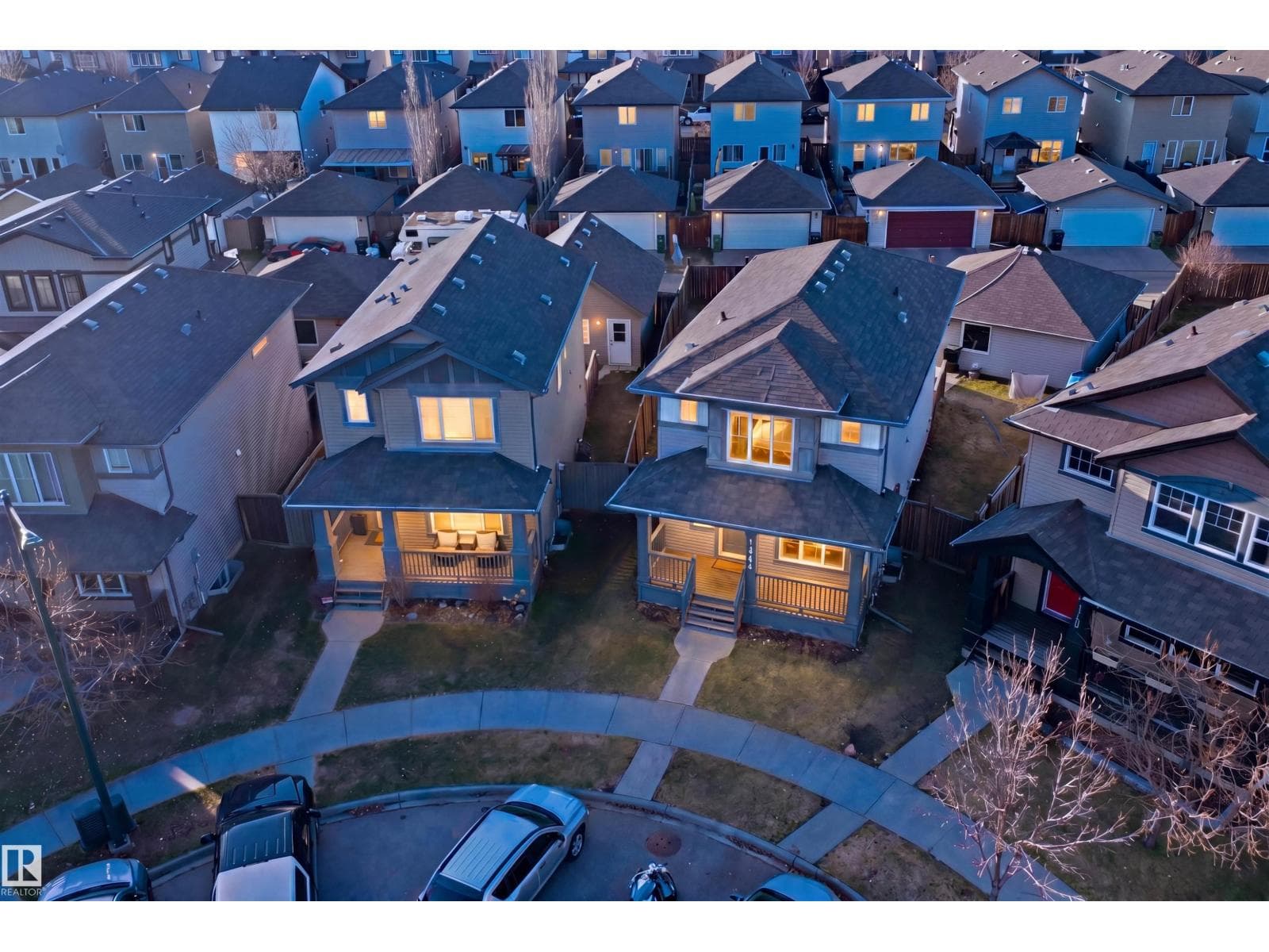 1144 35 AV NW — photo 3