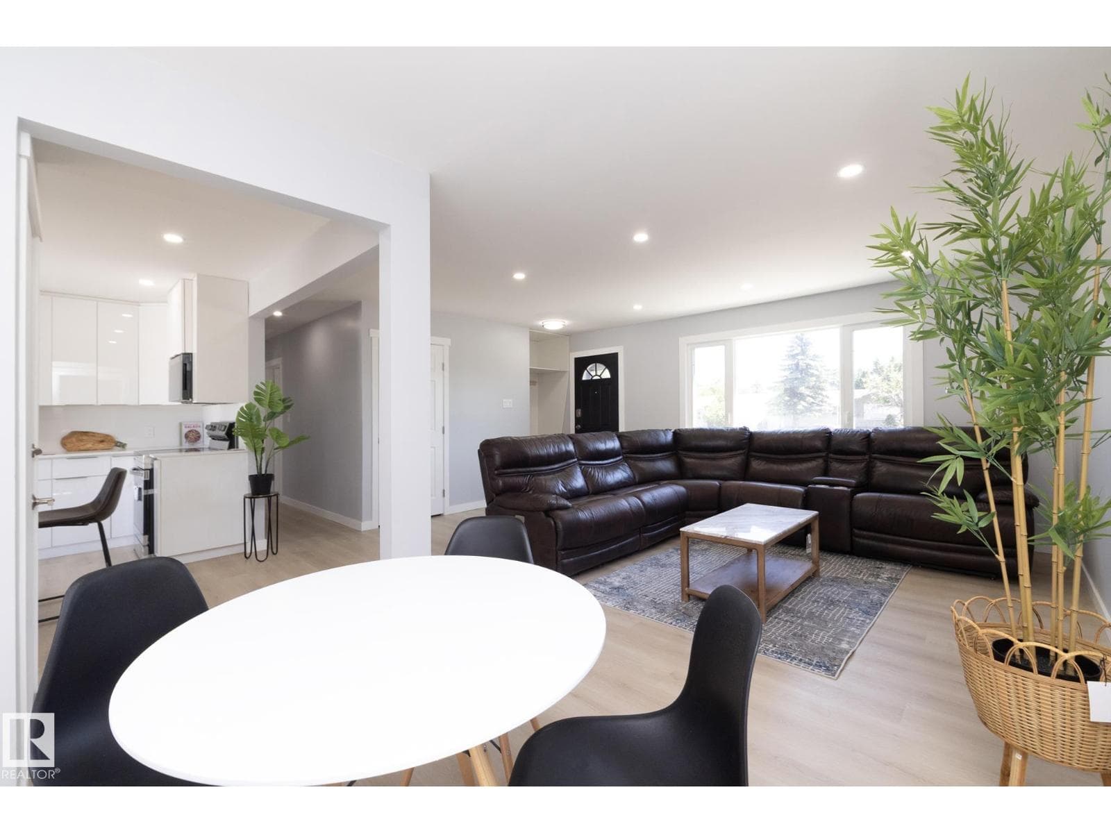 8008 159 ST NW — photo 5