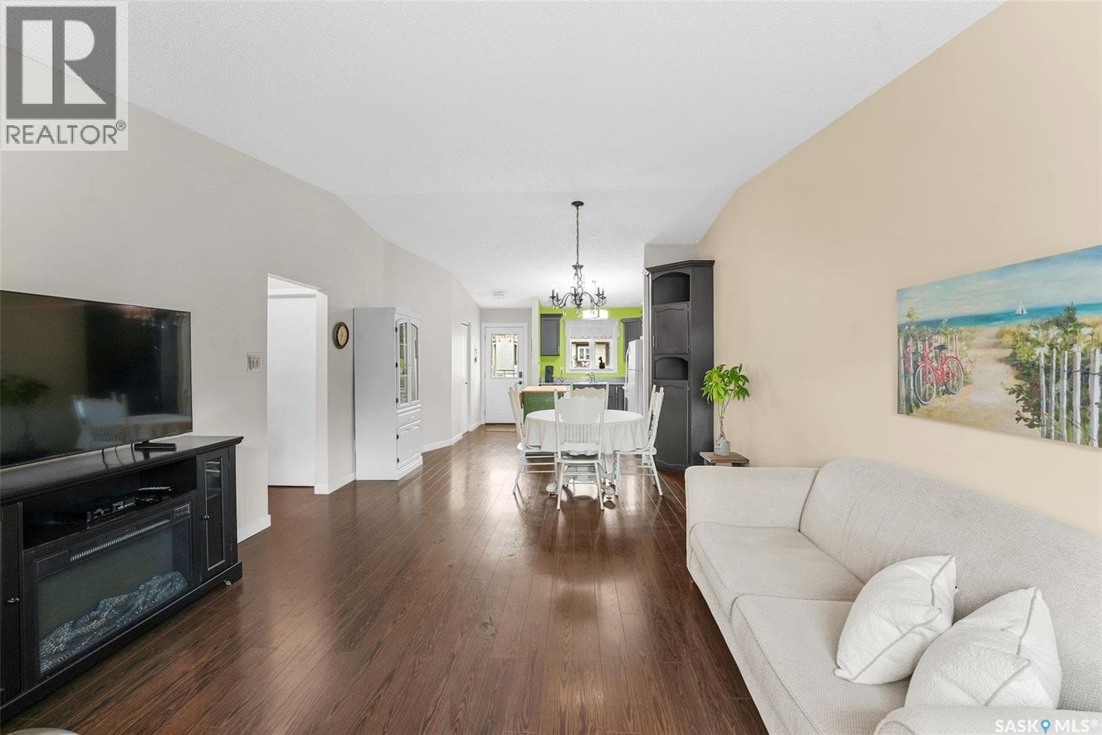 2711 Meadow LANE E — photo 5