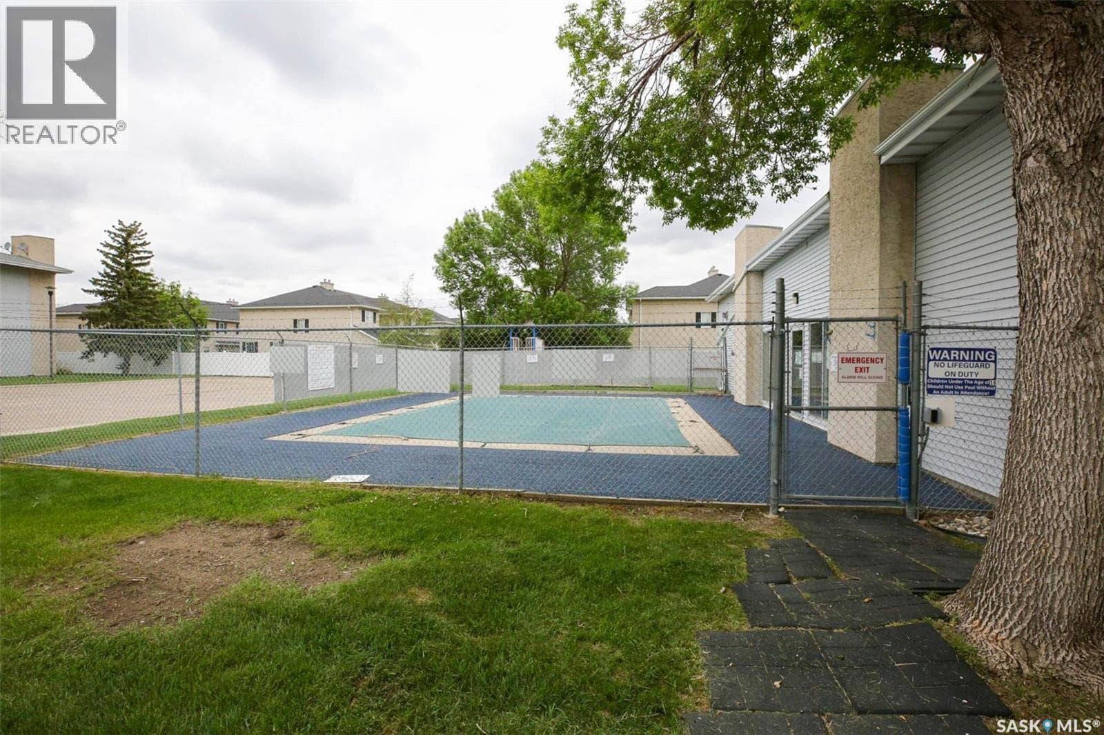 505 2406 Heseltine ROAD — photo 5