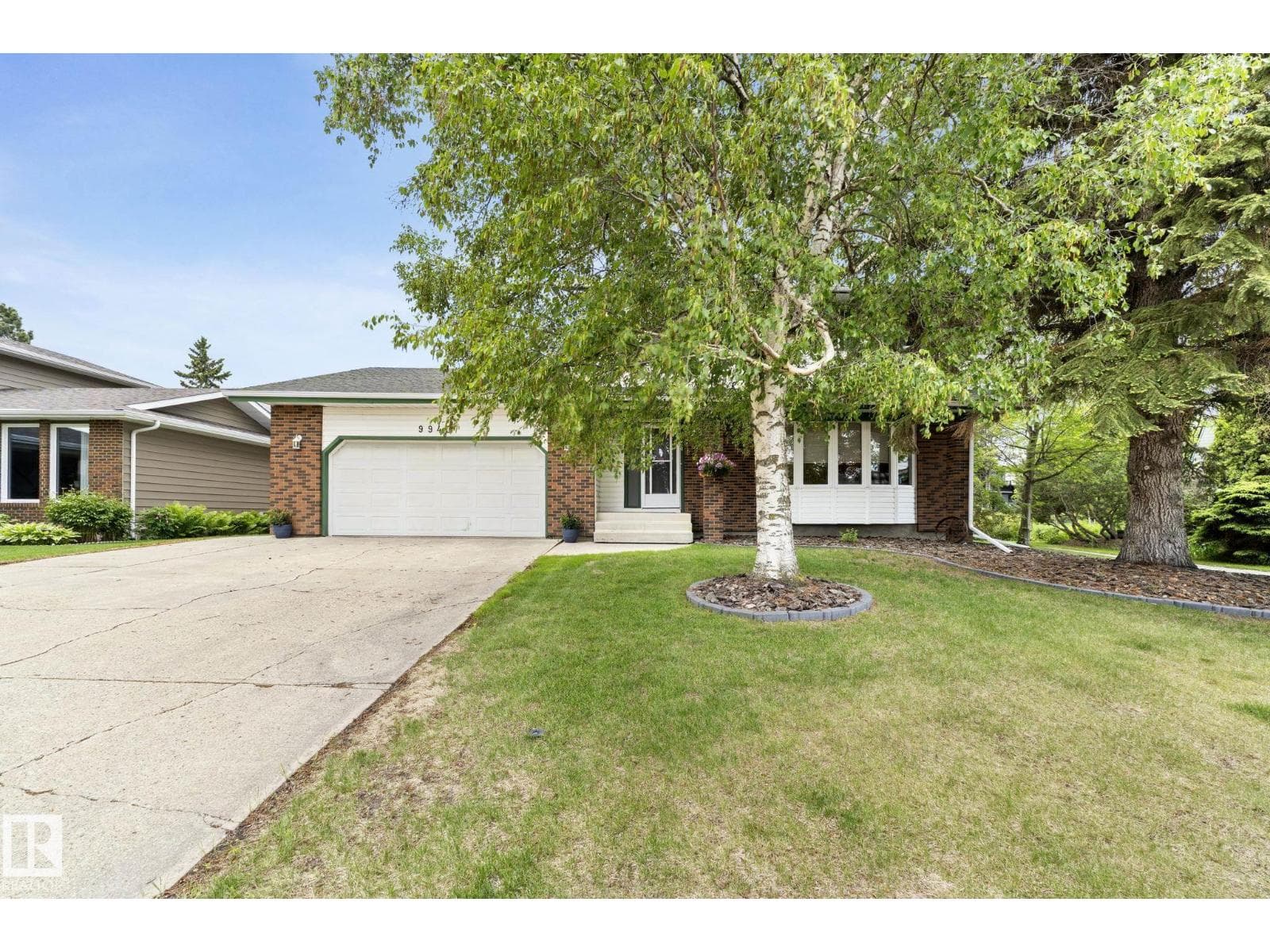 9940 83 st