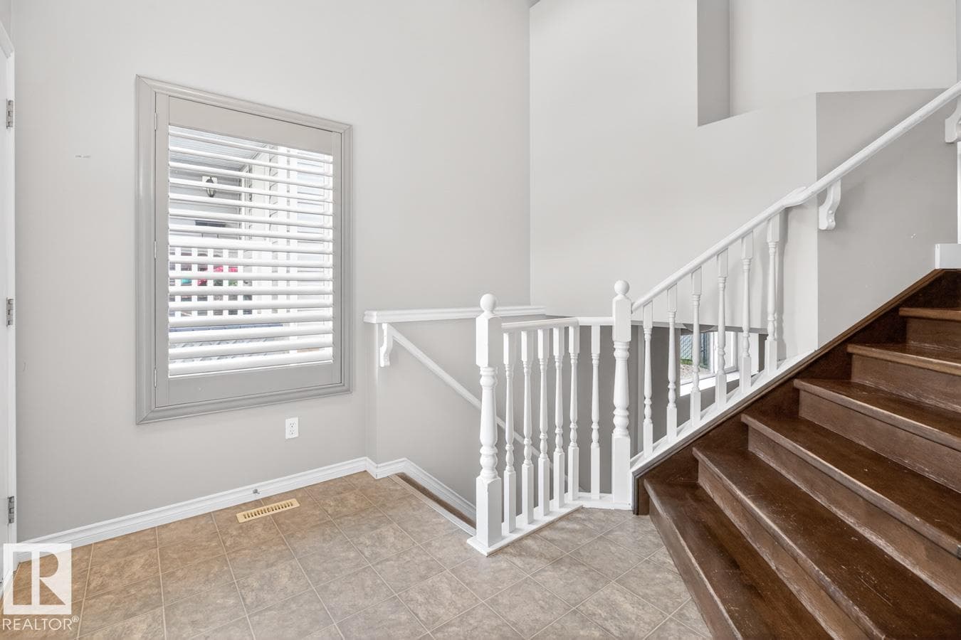 3 DOUGLAS CR — photo 4