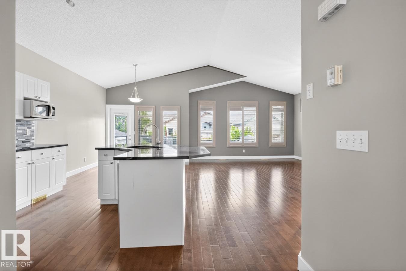 3 DOUGLAS CR — photo 5