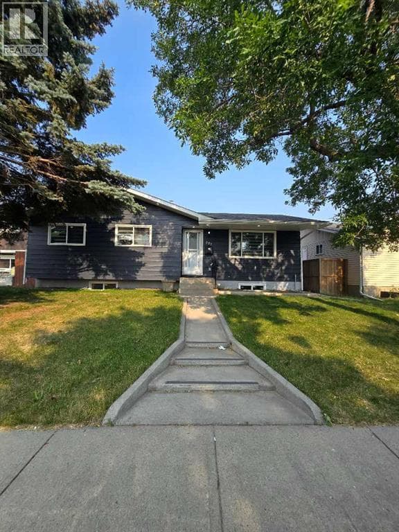 327 Rundleview Drive NE