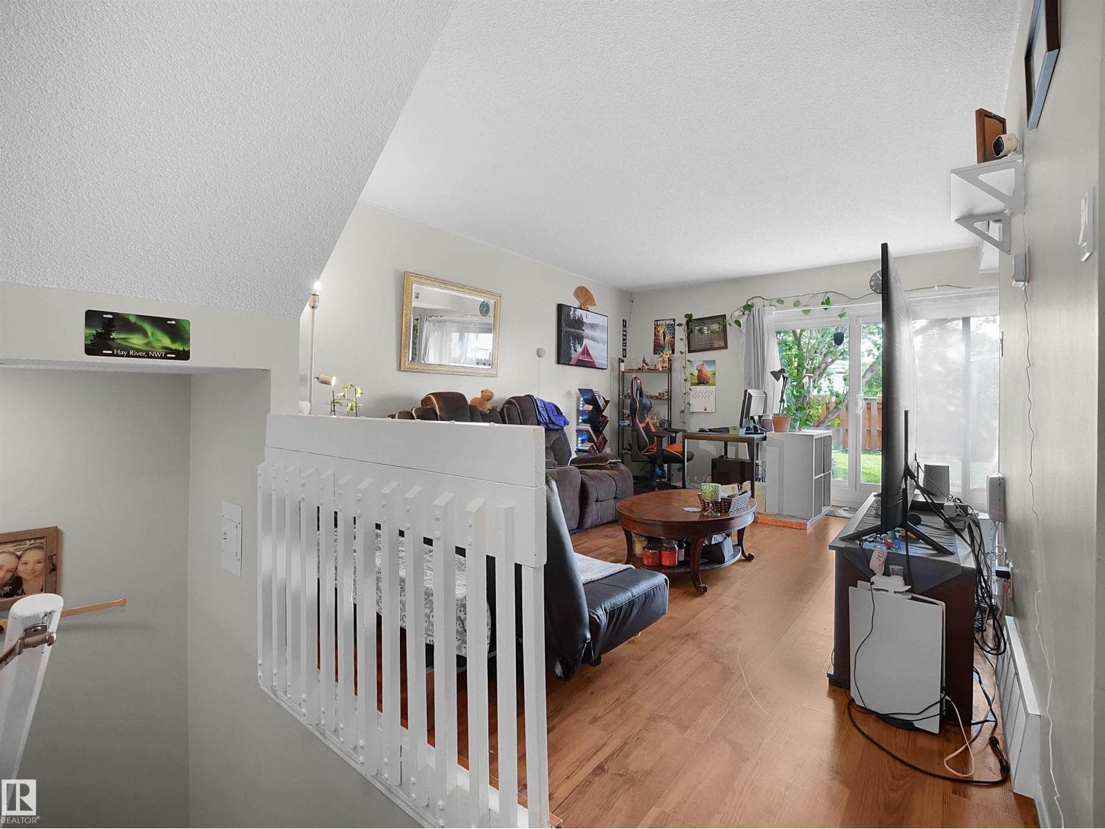 #B 16405 89 AV NW — photo 2