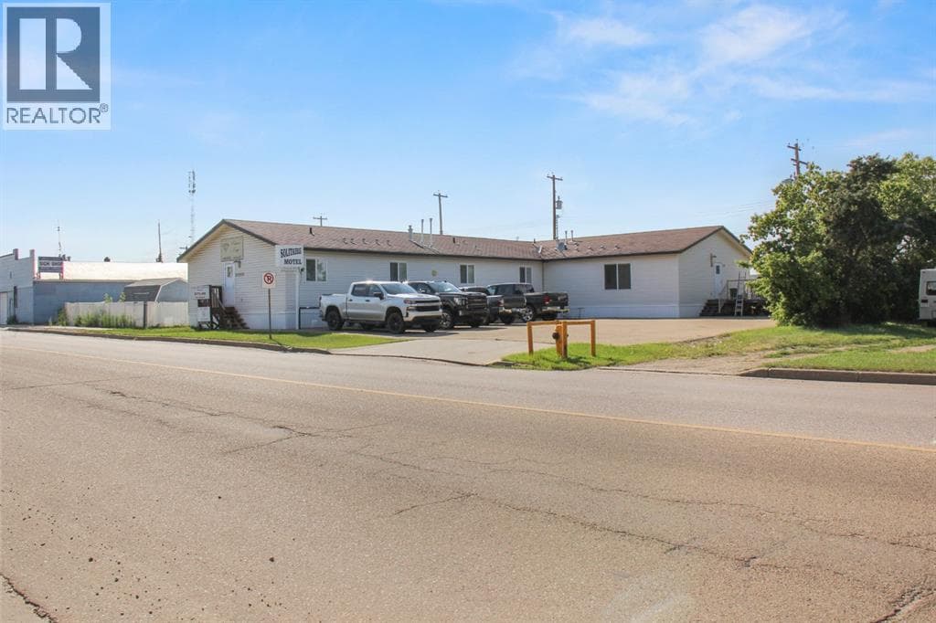 5112 49 Street — photo 3