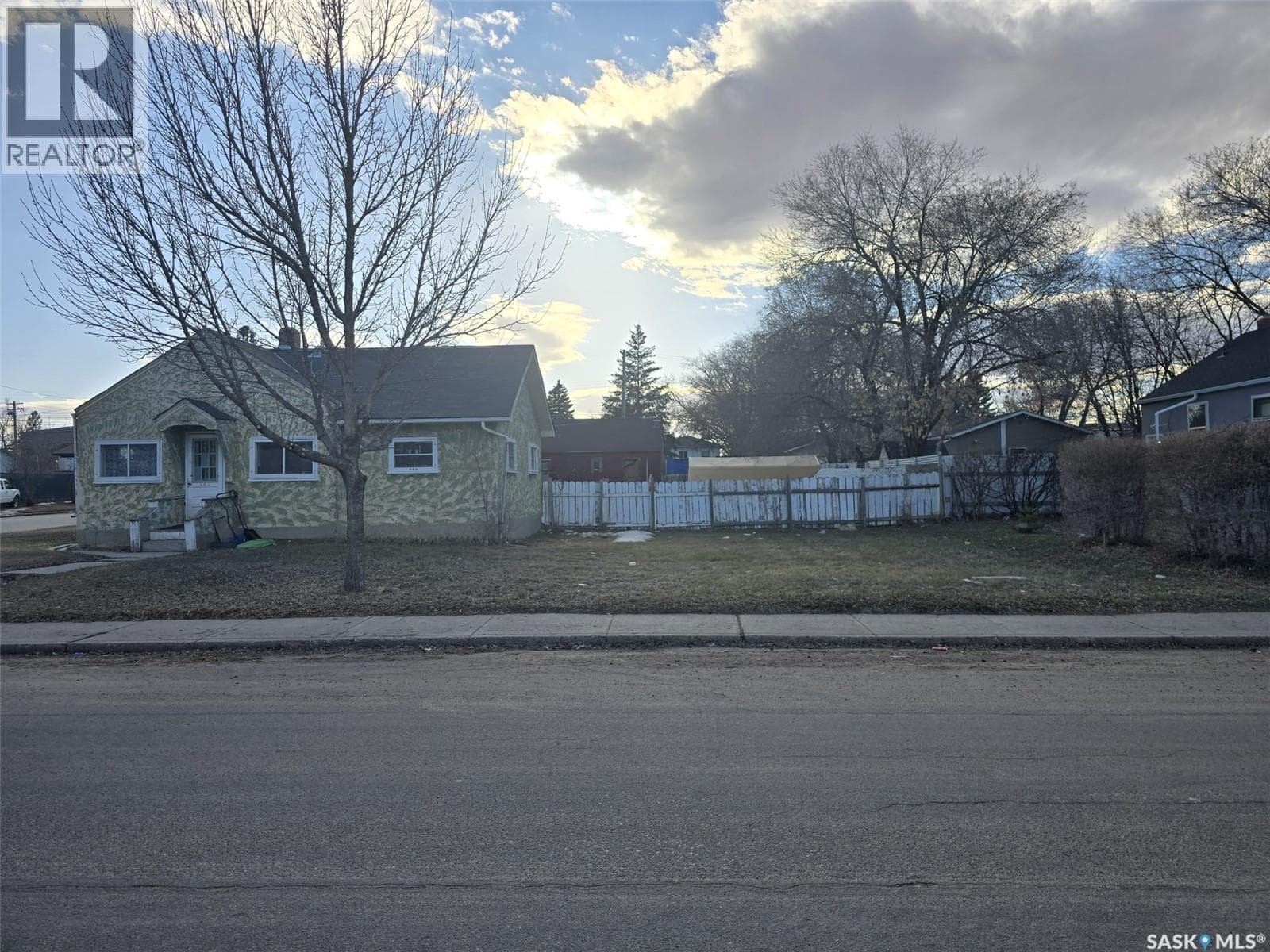 201 R AVENUE N — photo 4