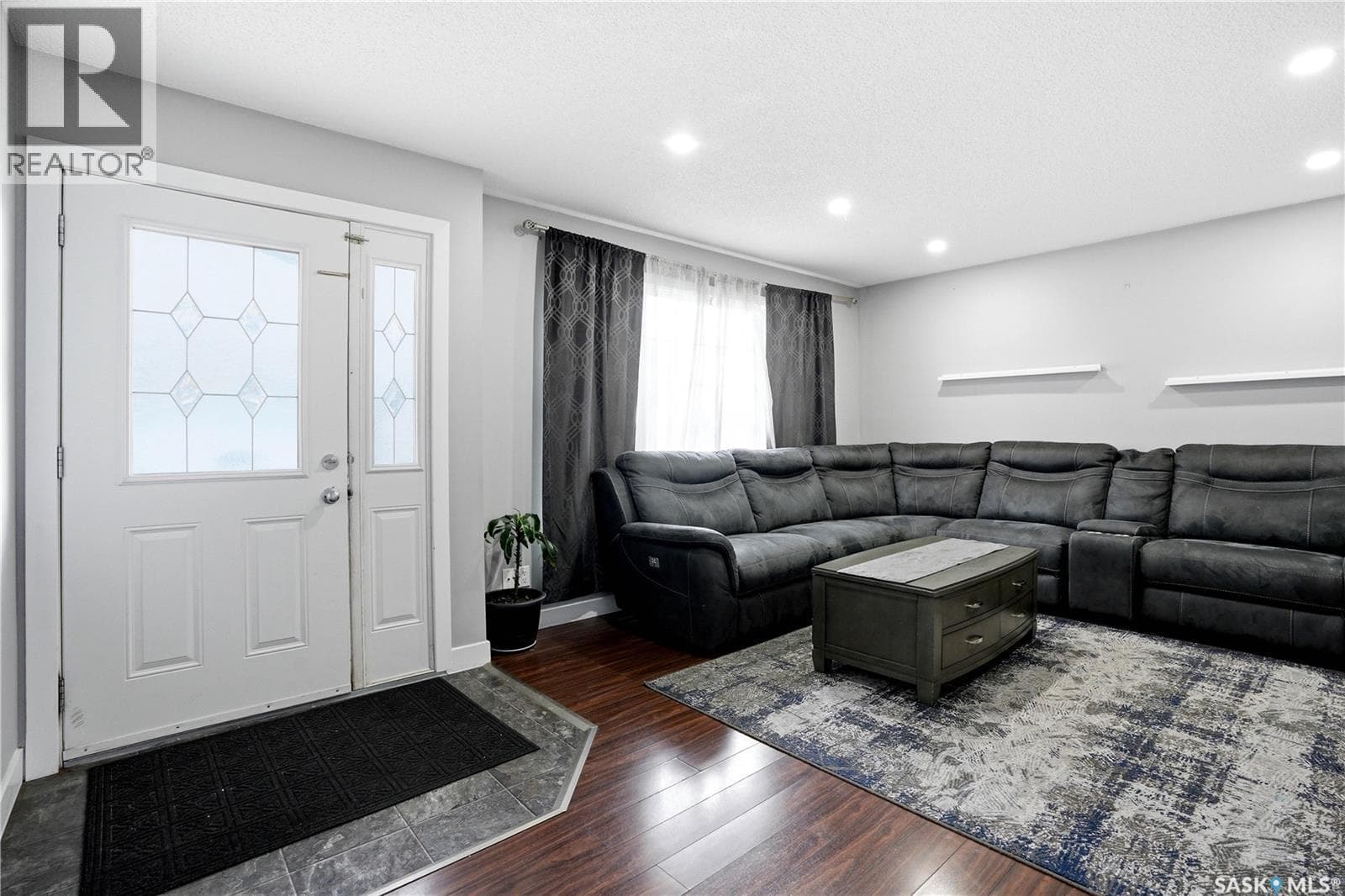 330 Devonshire CRESCENT — photo 4