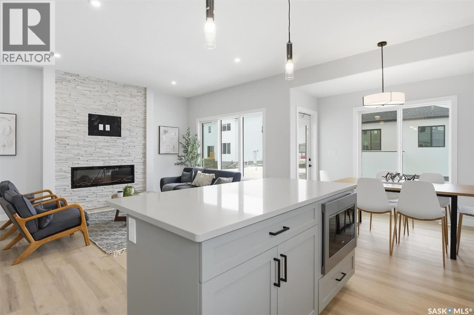 410 Leskiw BEND — photo 4