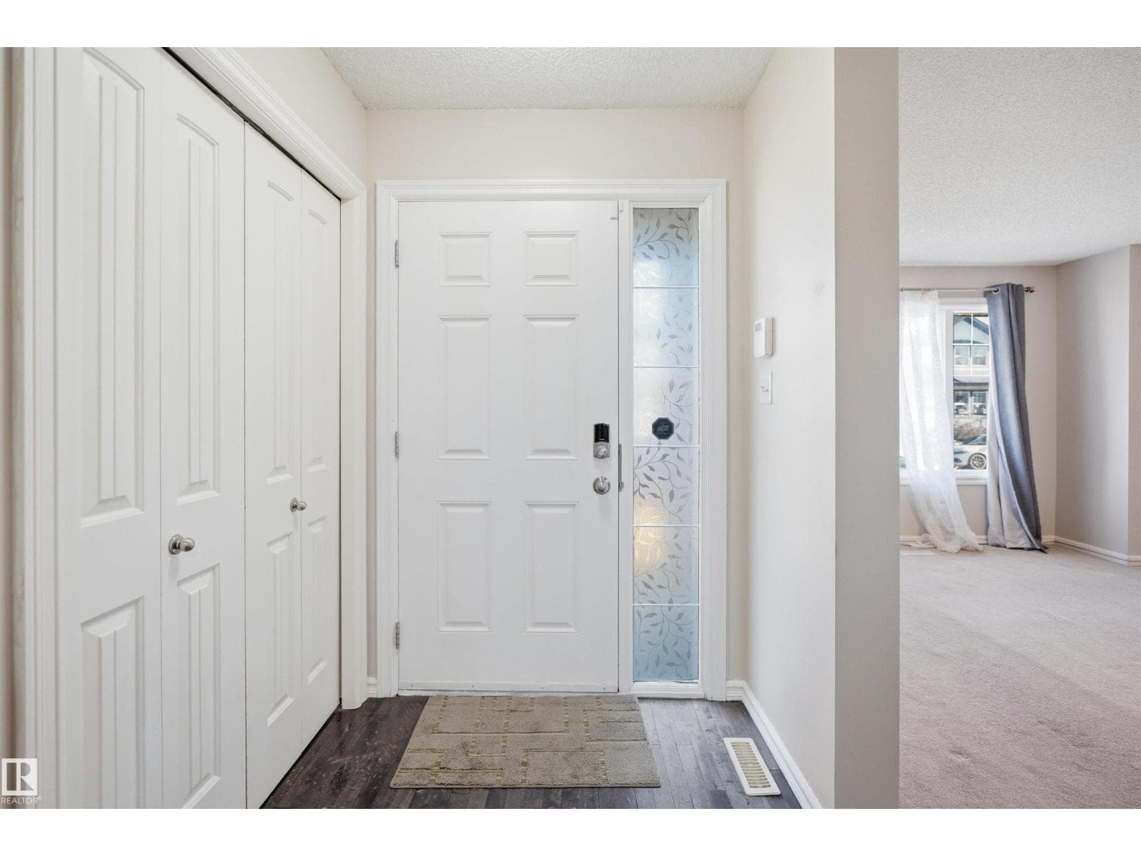 1124 37A AV NW — photo 4