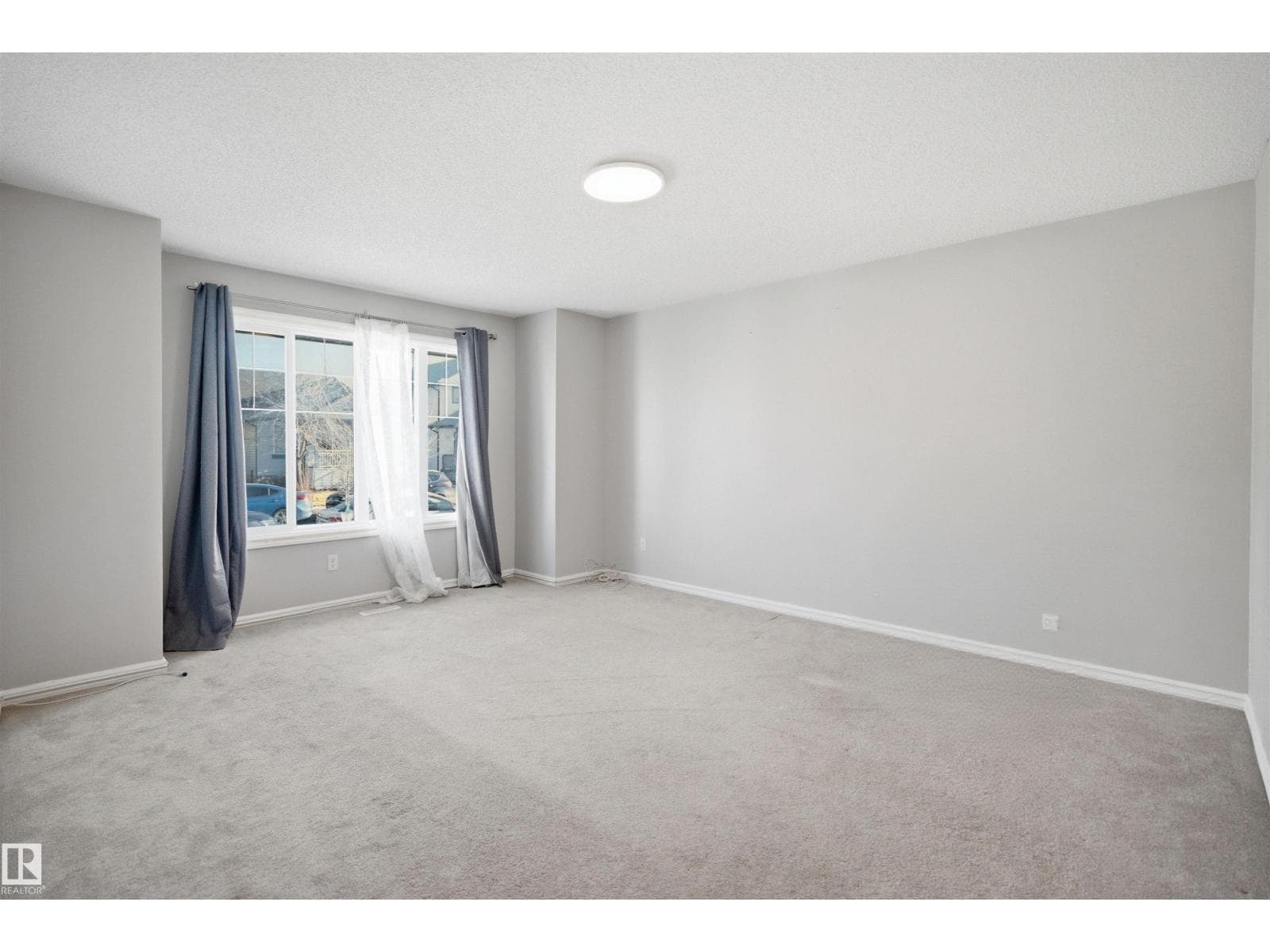 1124 37A AV NW — photo 5