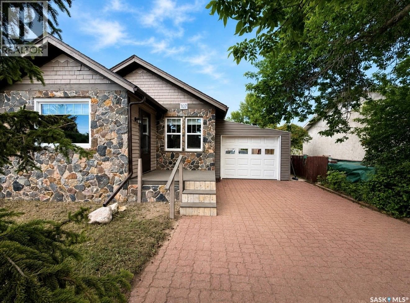 107 4TH AVENUE N