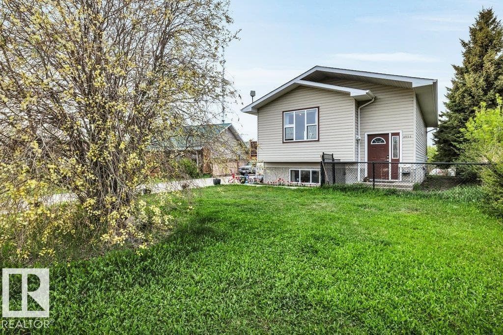 4508 49 AV — photo 2