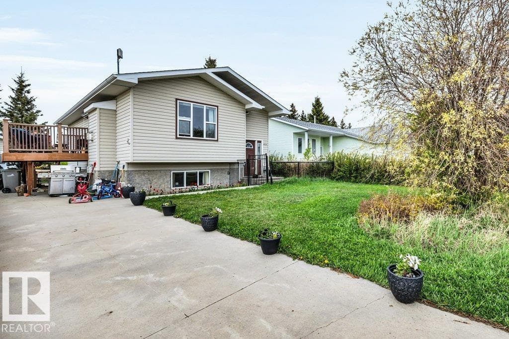 4508 49 AV — photo 3