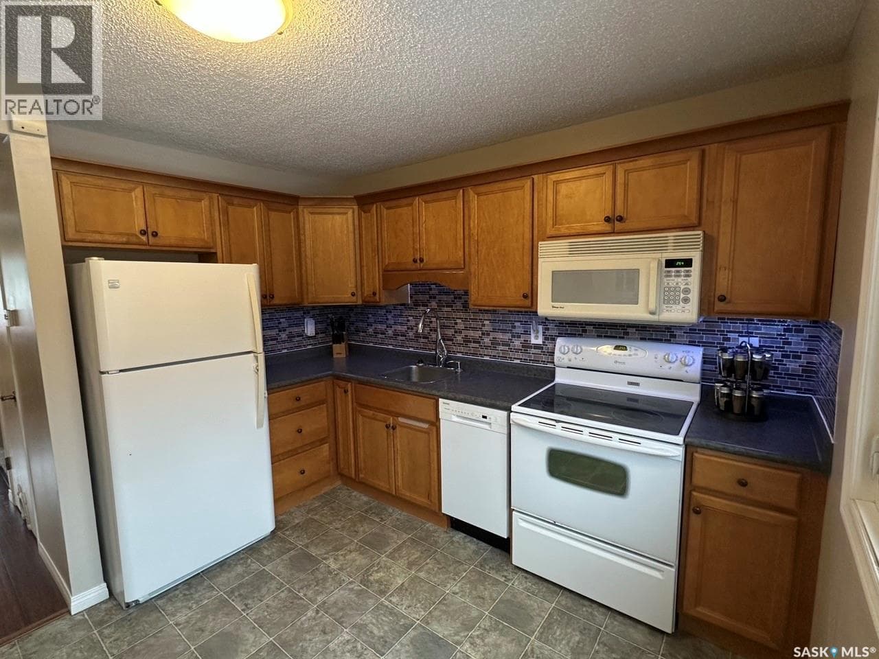 1358 BROWN STREET — photo 3