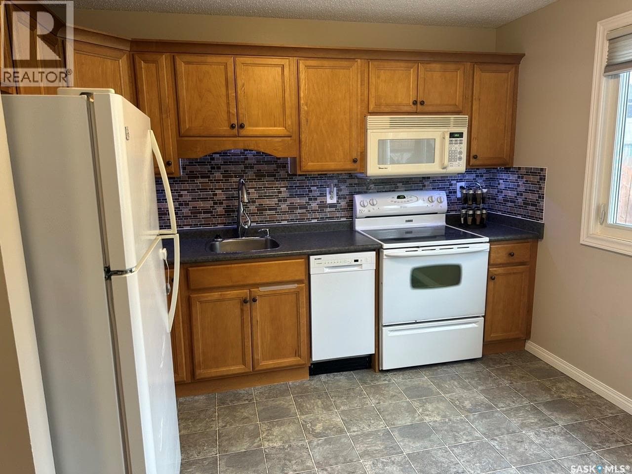 1358 BROWN STREET — photo 4