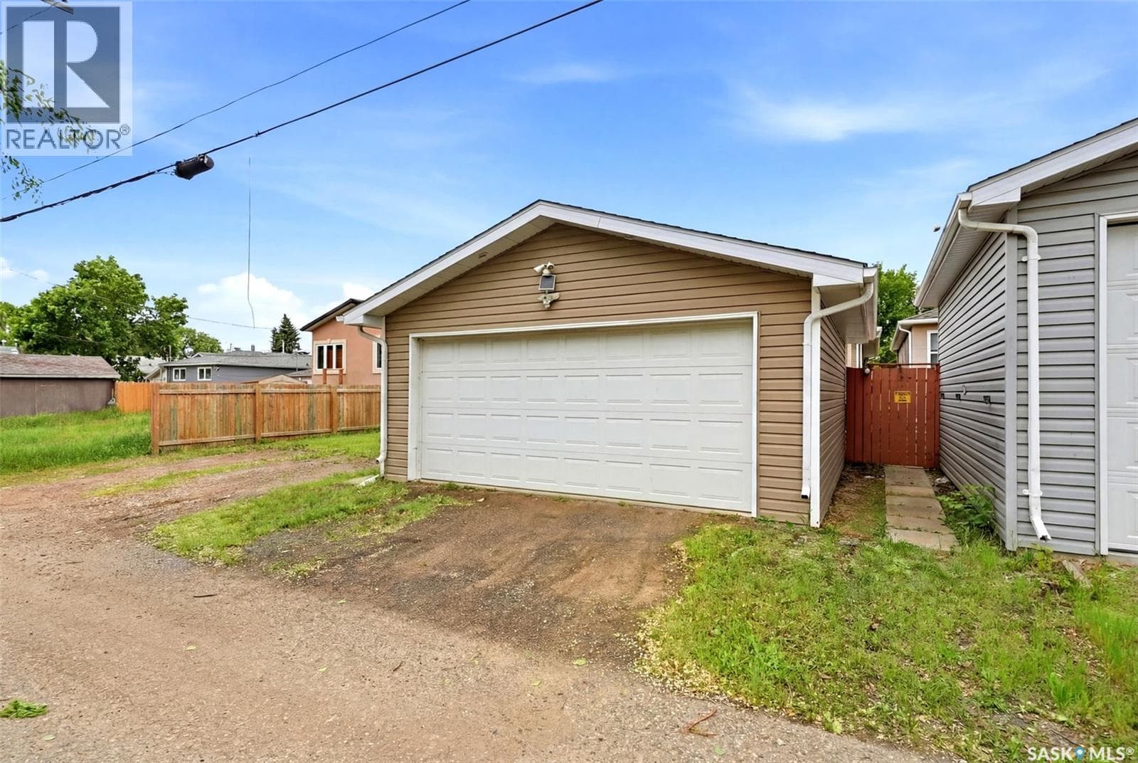405 Lorne STREET — photo 2