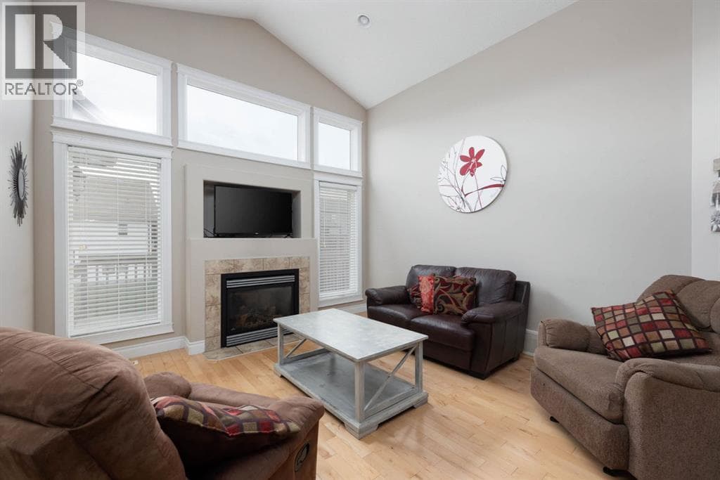 180 Mountain Avens Crescent — photo 4