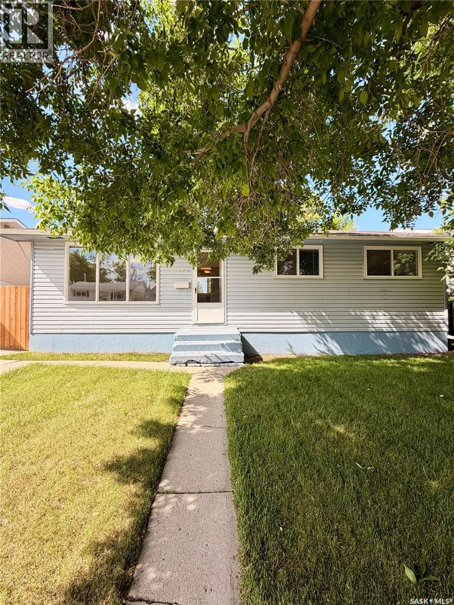 214 Fisher CRESCENT