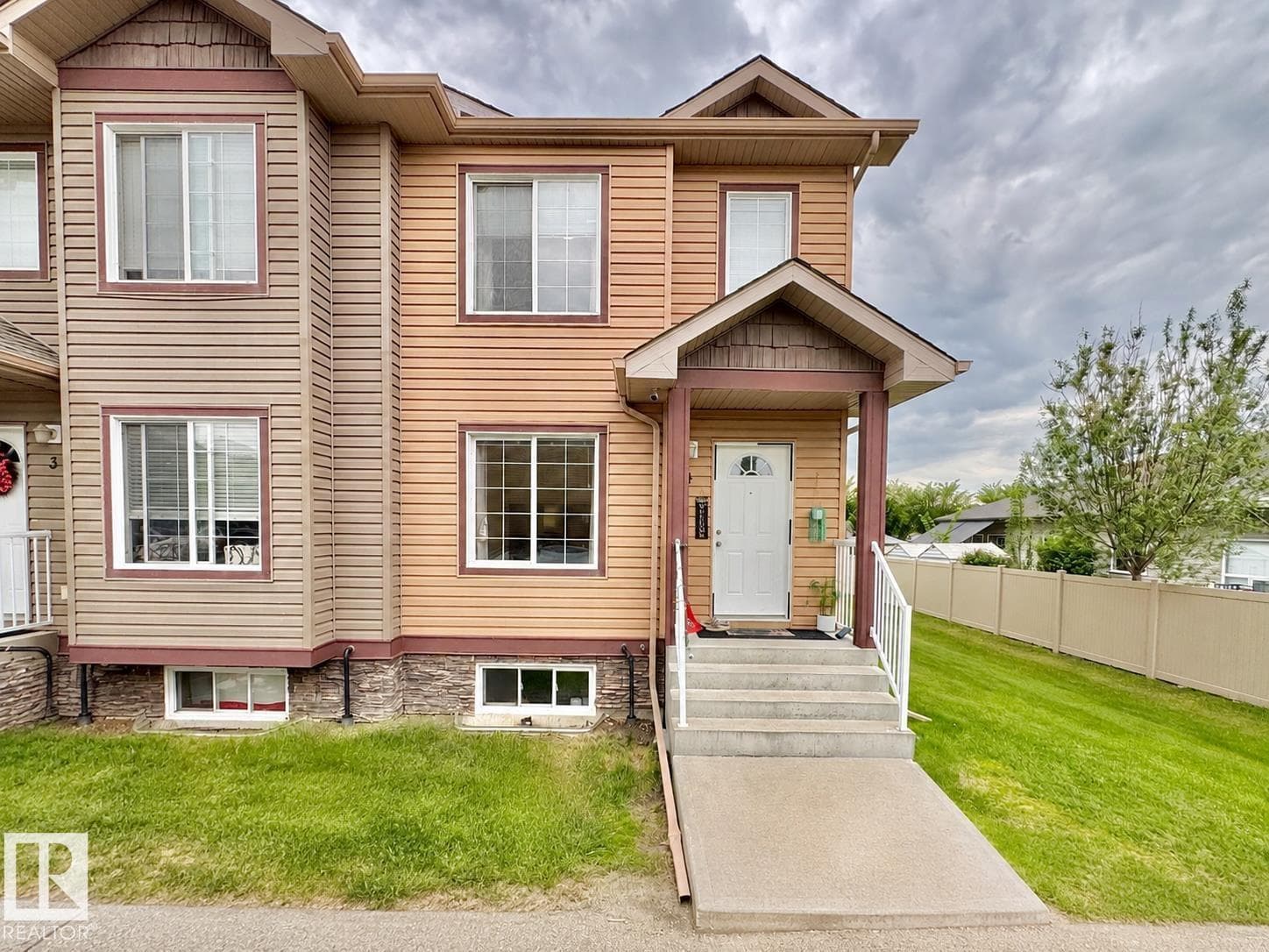 320 SPRUCE RIDGE RD