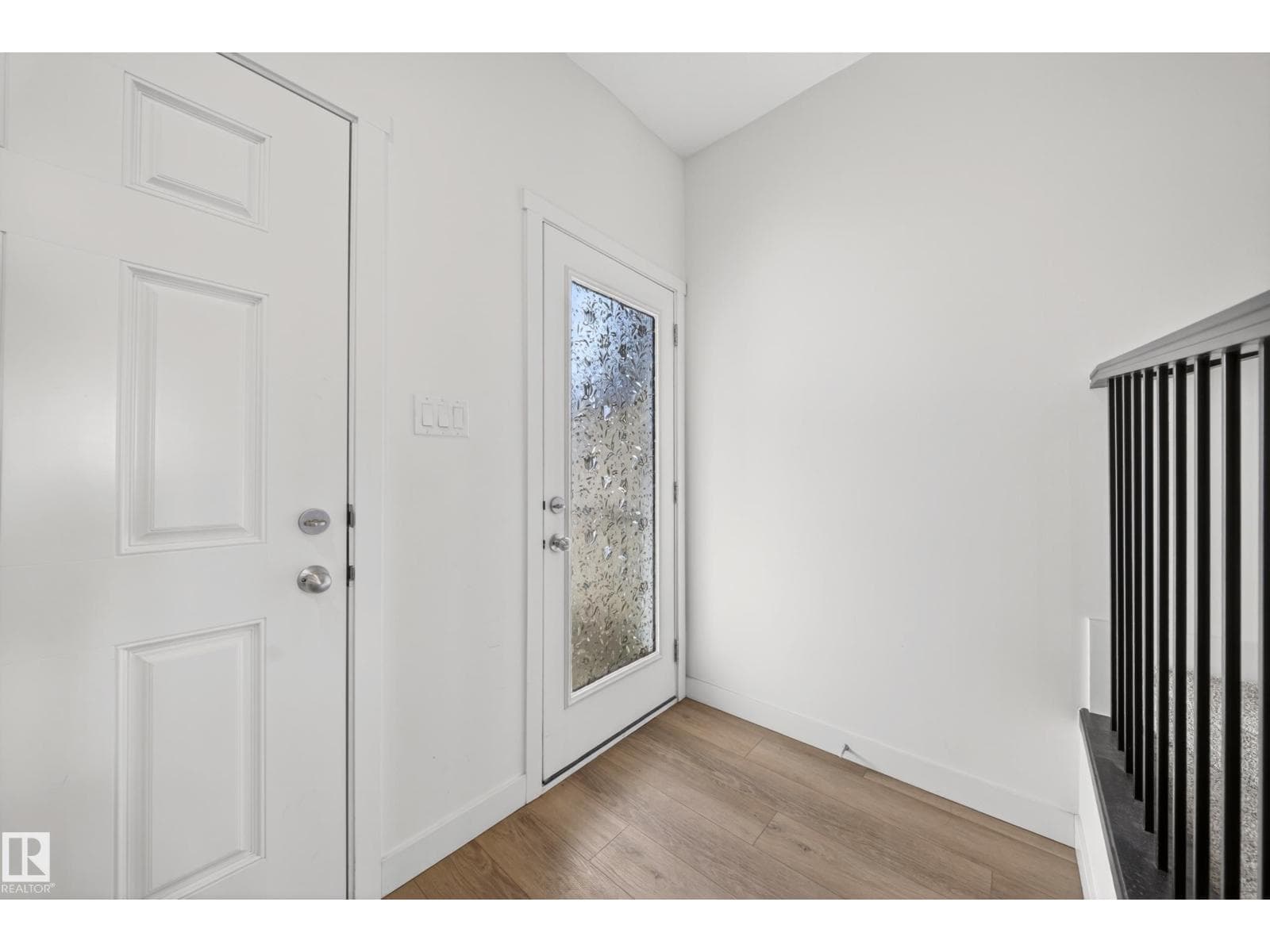 1684 12 ST NW — photo 3
