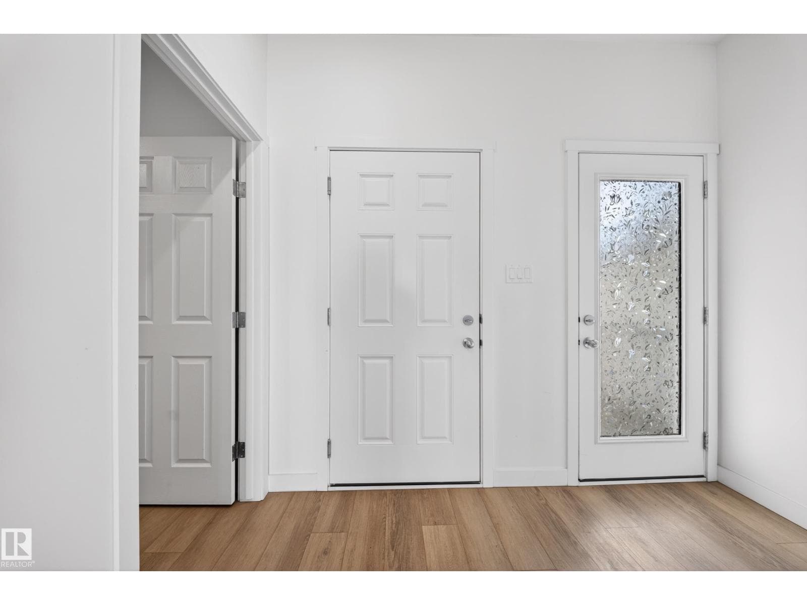 1684 12 ST NW — photo 5