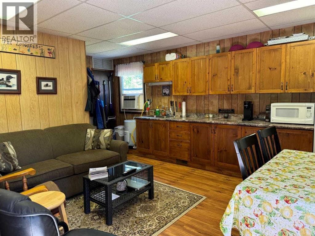 15,  Cosy Cove Campground — photo 5