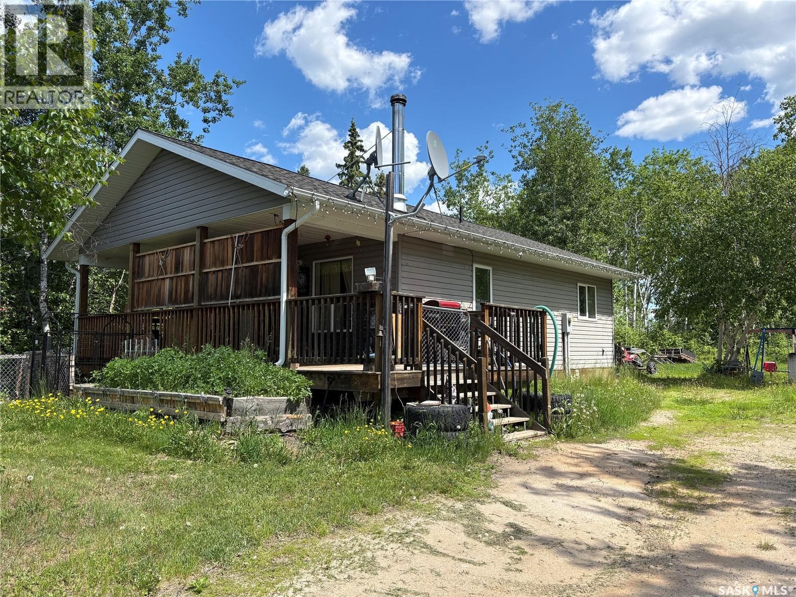 5 Andrews WAY