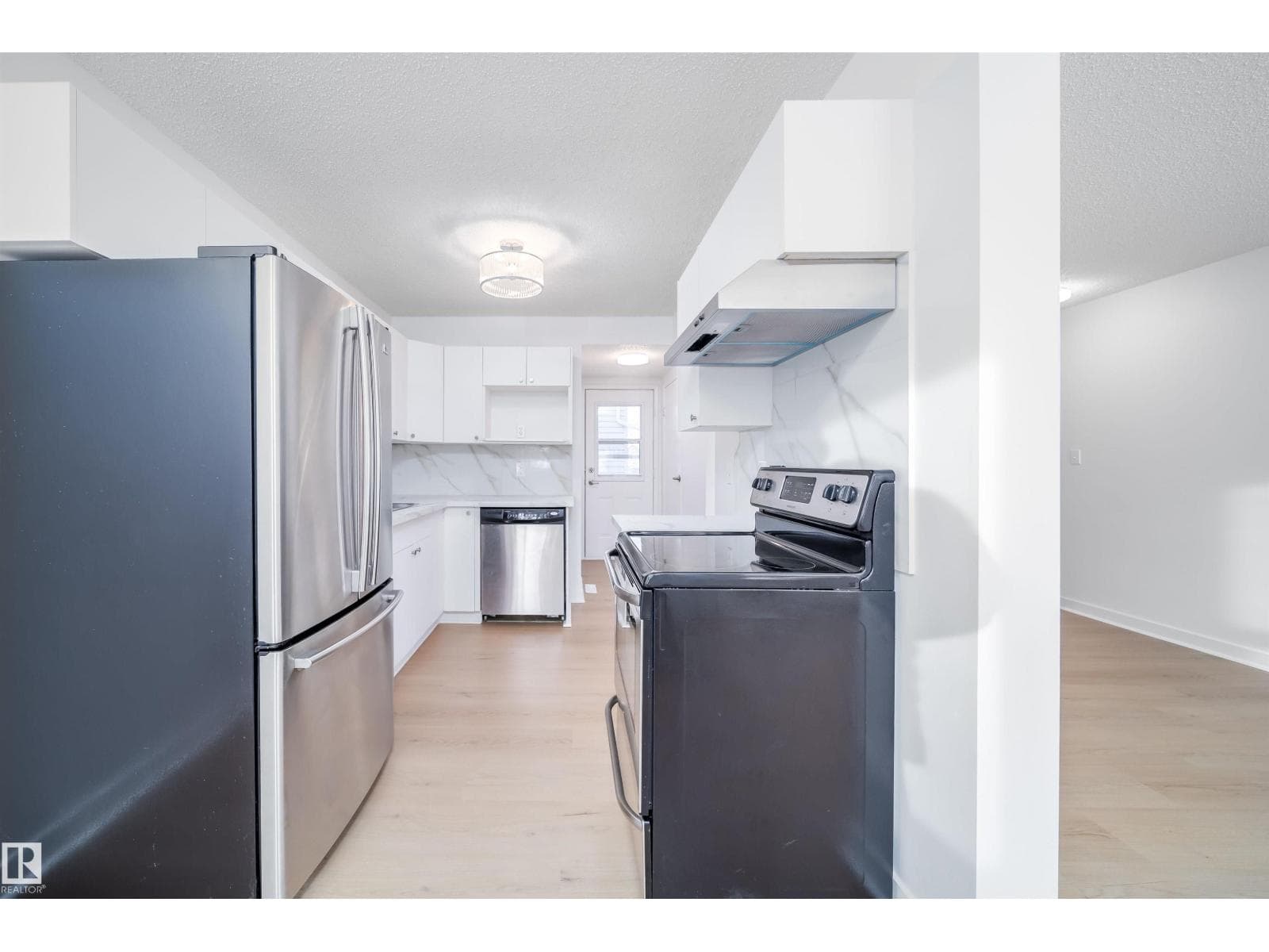 1576 MILL WOODS RD E NW — photo 5
