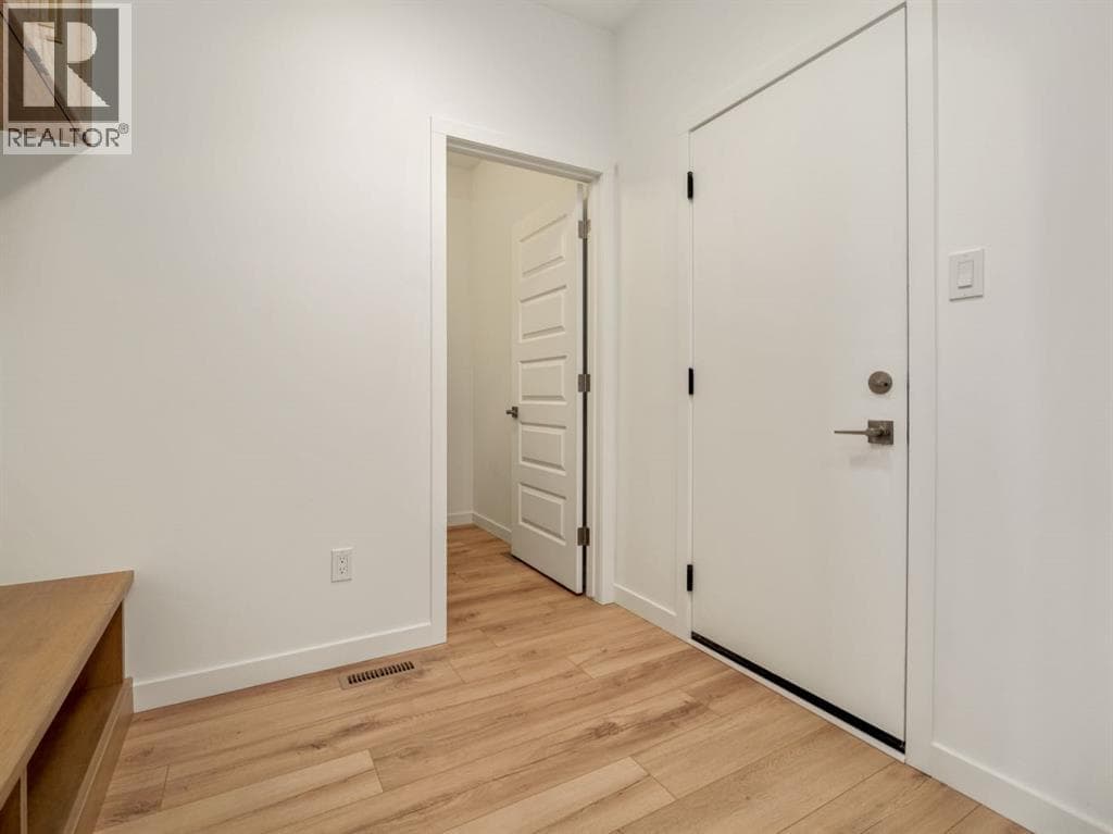4430 31 Avenue S — photo 3