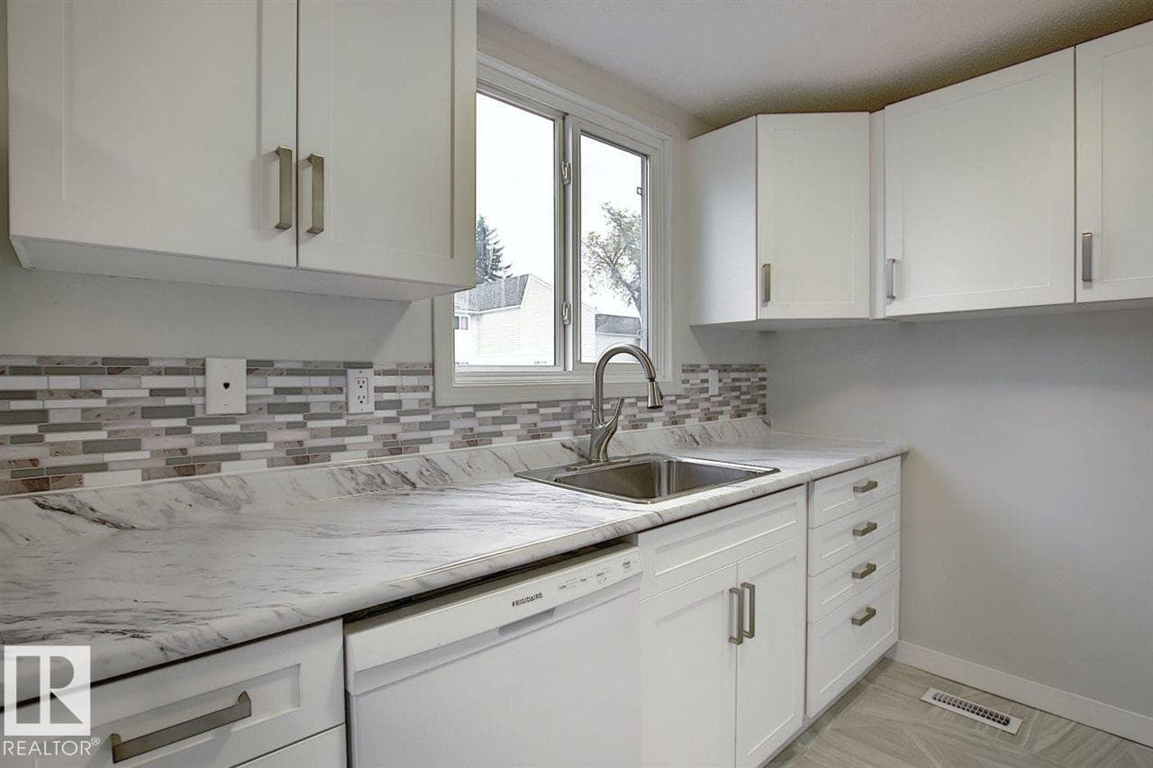 11F CLAREVIEW VG NW — photo 4