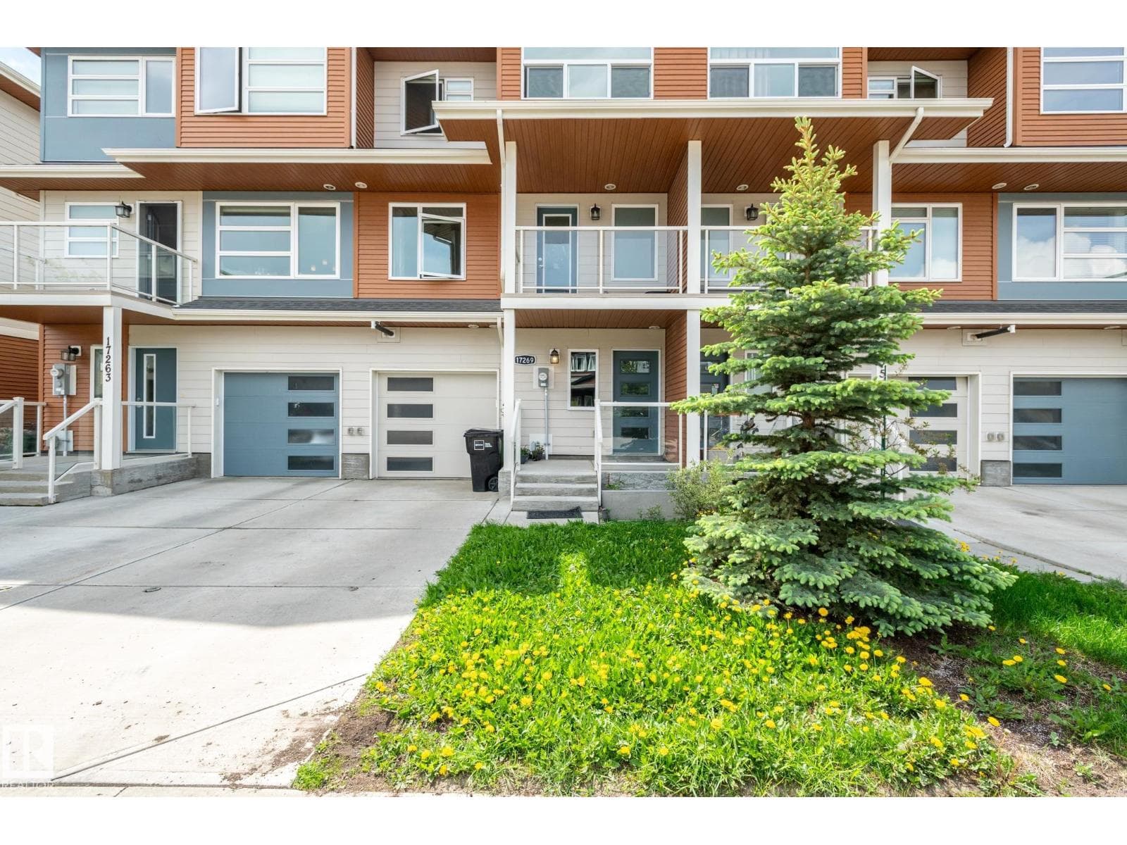 17269 9 AV SW