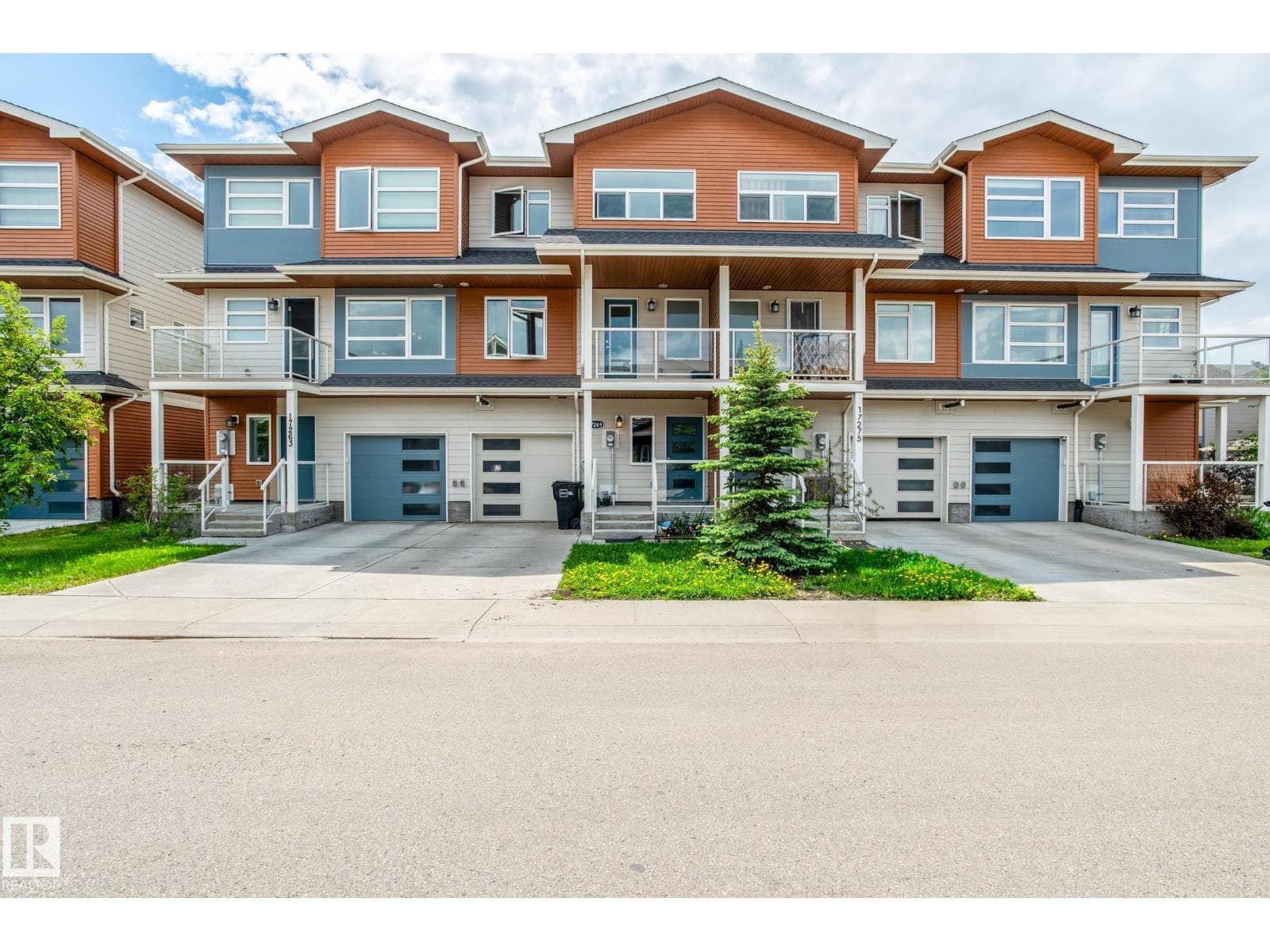17269 9 AV SW — photo 2