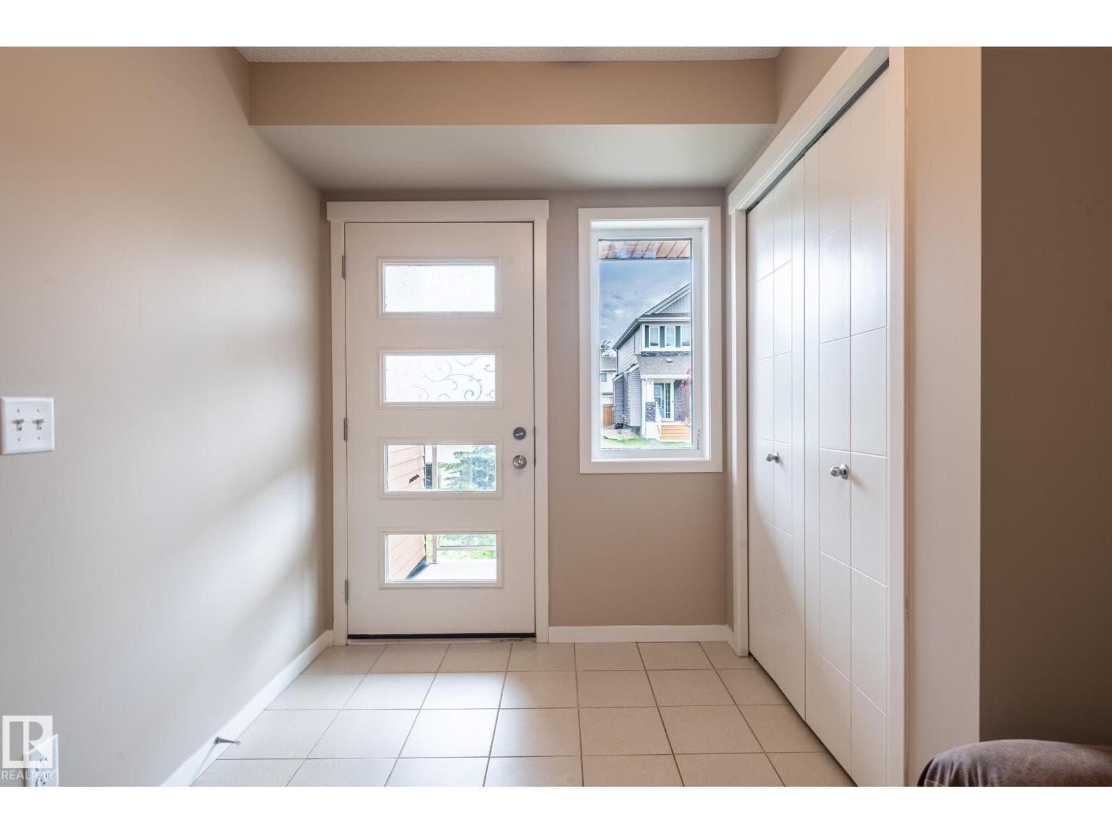 17269 9 AV SW — photo 4