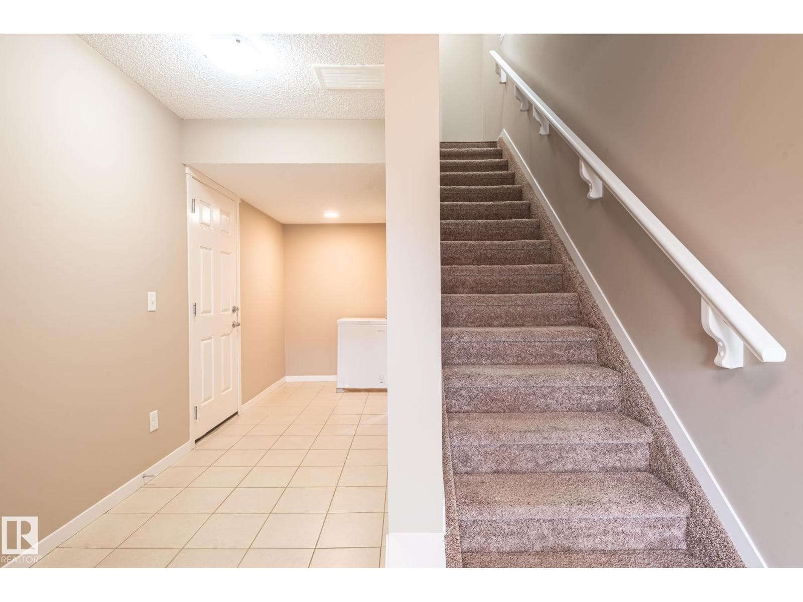 17269 9 AV SW — photo 5