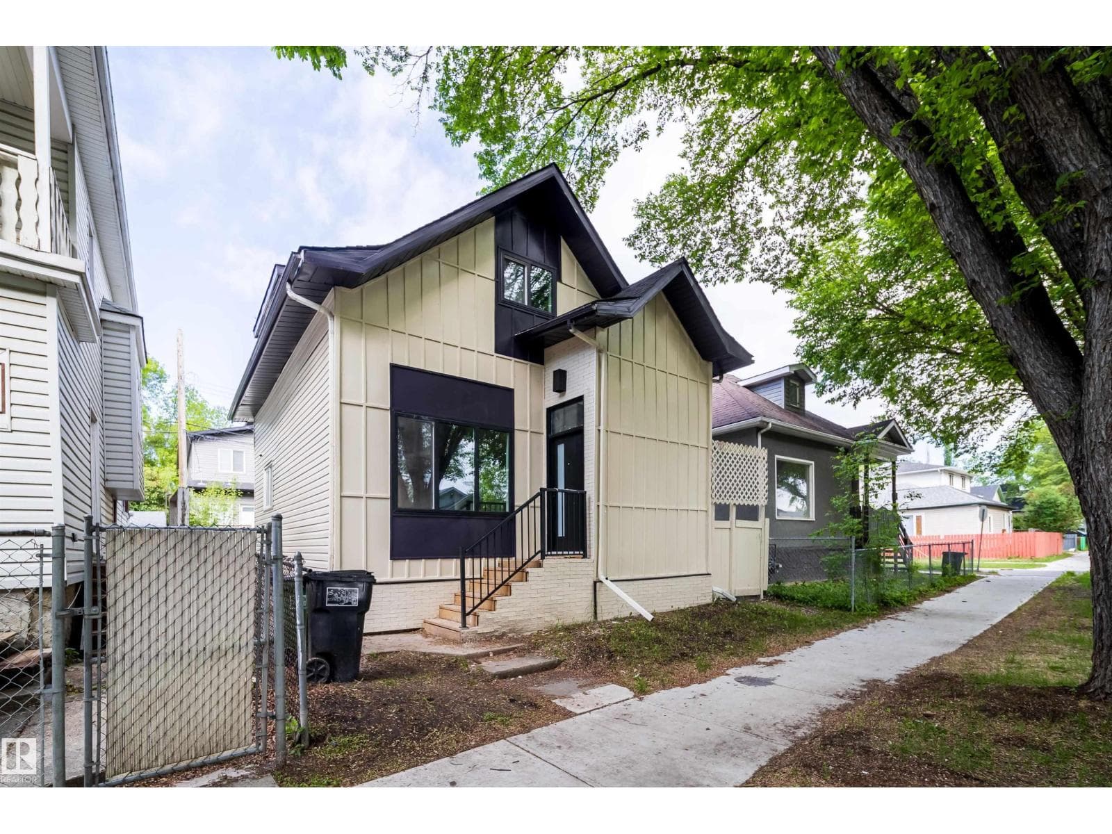10866 92 ST NW — photo 3