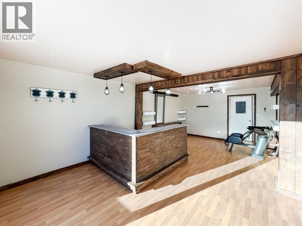 8 Railway Avenue NE — photo 3