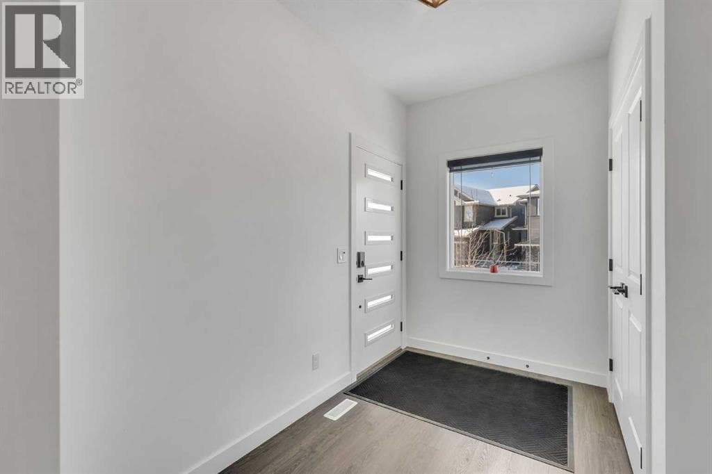 325 Crestmont Drive SW — photo 4