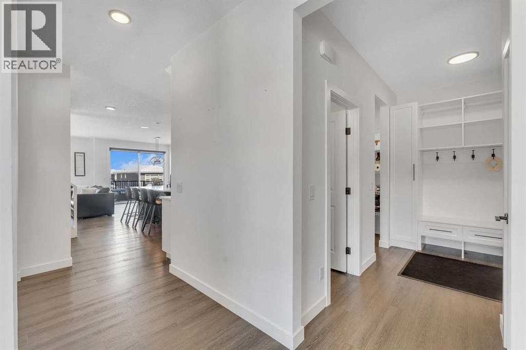 325 Crestmont Drive SW — photo 5