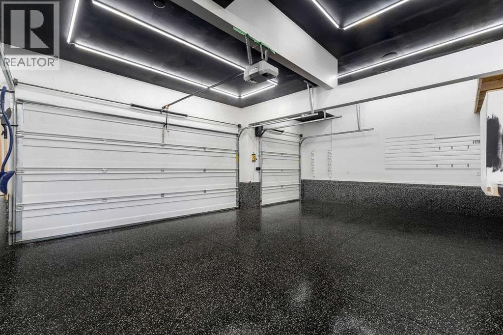 325 Crestmont Drive SW — photo 3